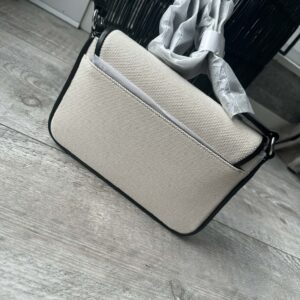 Michael Kors Bradshow Medium Pocket Messenger